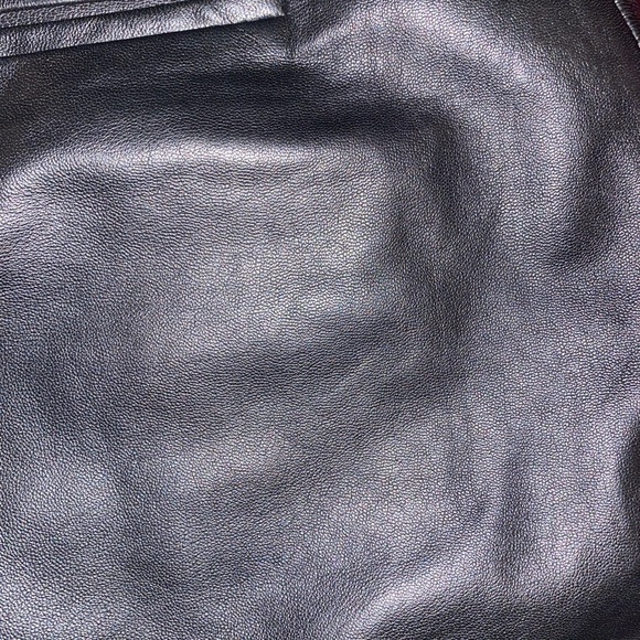 Armani Exchange 100% Lamb Leather Shorts, size 0, color black - Picture 8 of 12